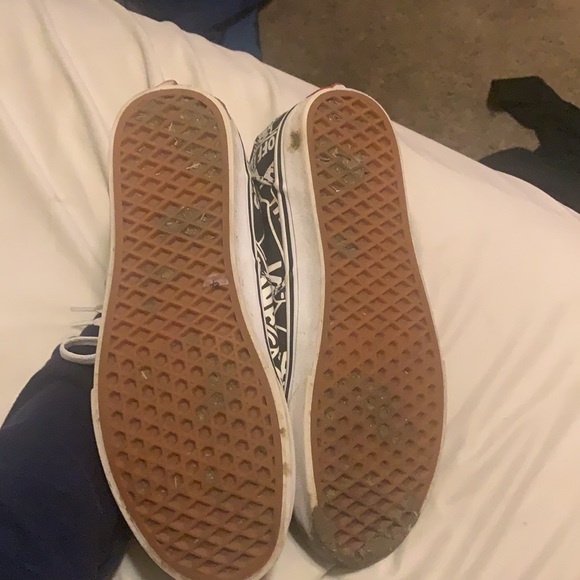 Vans Shoe - Picture 4 of 6